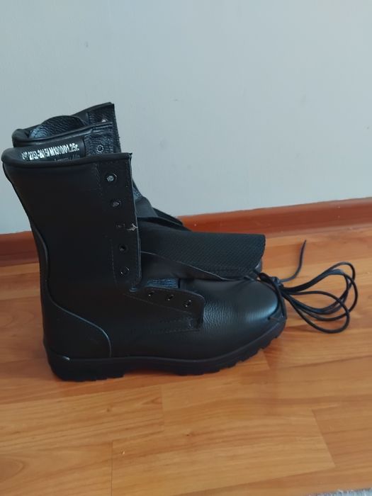 Продам новые берцы