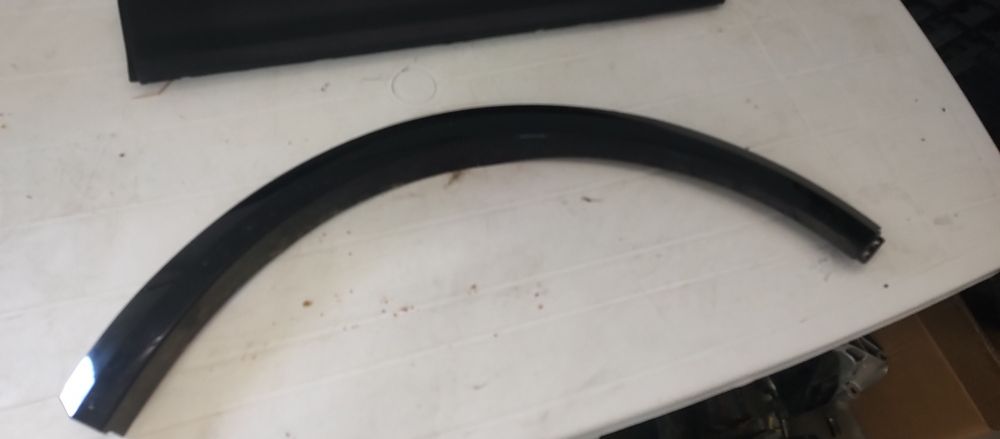 Bandou, bandouri stânga față , spate și aripa spate Renault Megane e-t