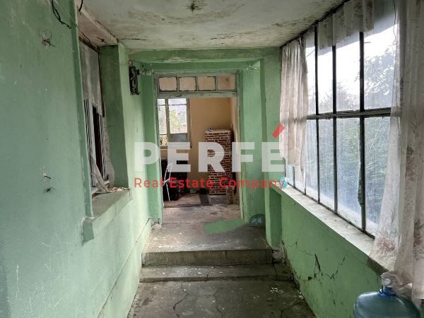 Продава се Къща в Камено - 650 кв.м за 59 €/кв.м - Снимка #4