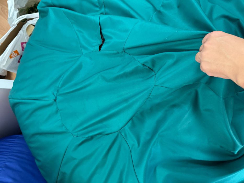 Барбарон различни цветове тип „Ябълка“ – като нов, 90×90 см, 50 лв.