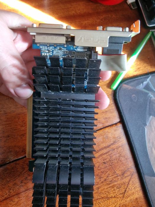Продам видеокарту Asus gt610 1gd3