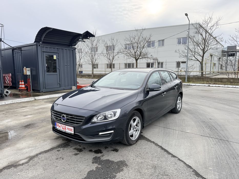 Volvo V60 , Fabr. 2015 ,Led, 166.000 km ,Carte Service + Raport Nap !!
