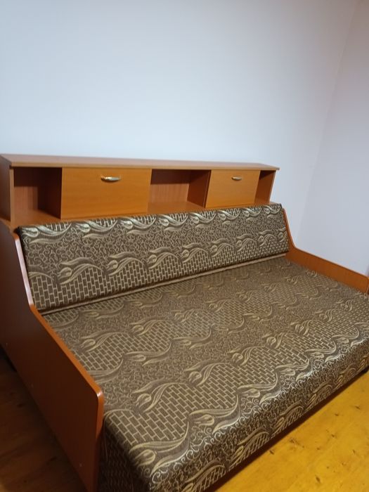 Vând canapea extensibilă