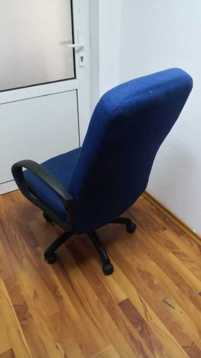 Scaun birou ergonomic Legend C27, rotativ, material textil, albastru