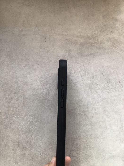 Чехол iPhone 16 +