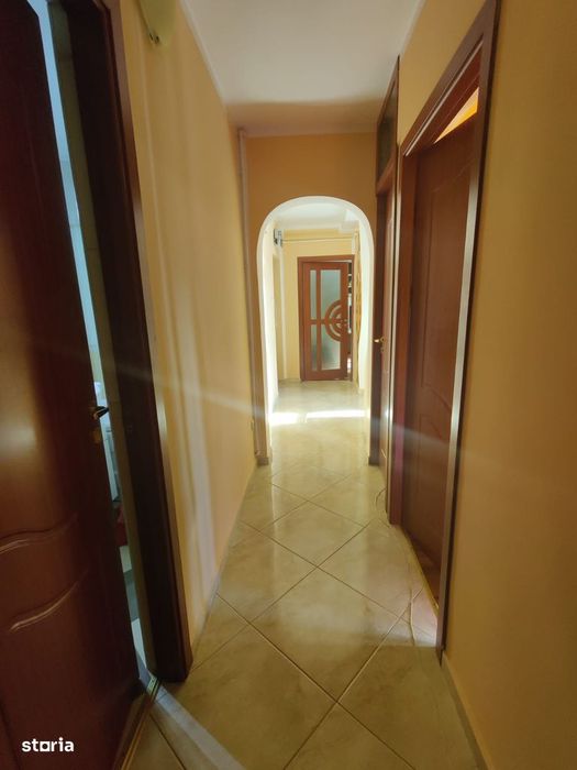 Apartament 3 camere, Târgoviște, Micro 4