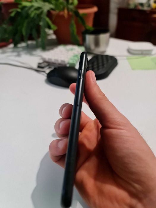 Iphone SE3 2022 (93% baterie, stare impecabila)