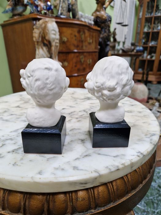 Уникален чифт антикварни порцеланови бюстове Goebel