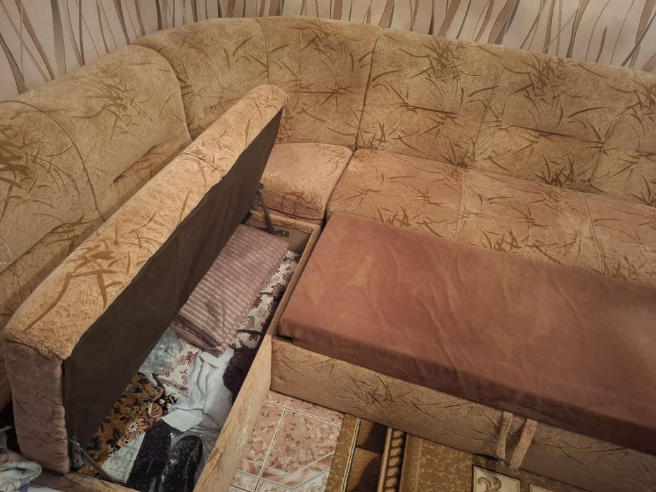 Растегателен ъглов диван