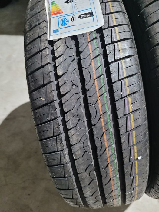 2 Anvelope de vara  195 60 r16C Semperit