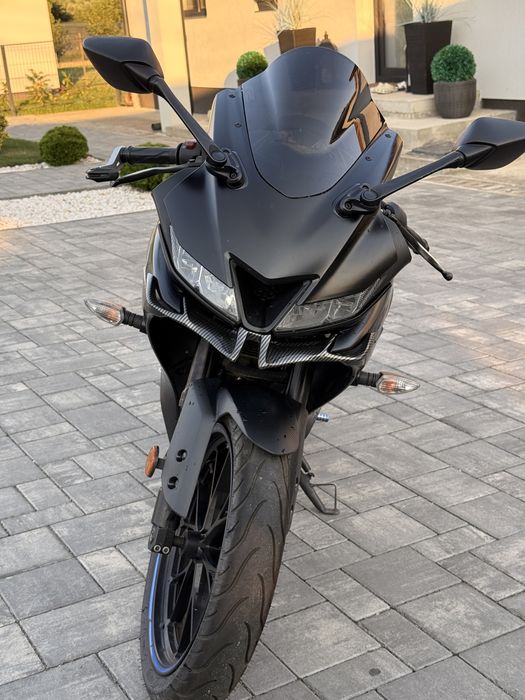 Yamaha R125 2022