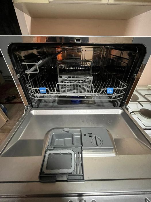 Продаётся посудамоечная машина Midea