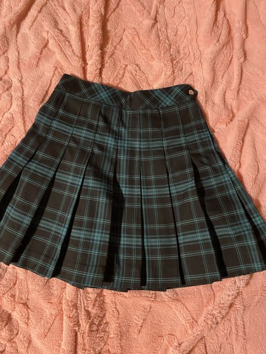 fusta fete in carouri