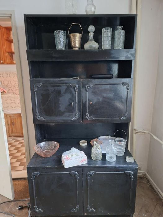 Различни стари мебели