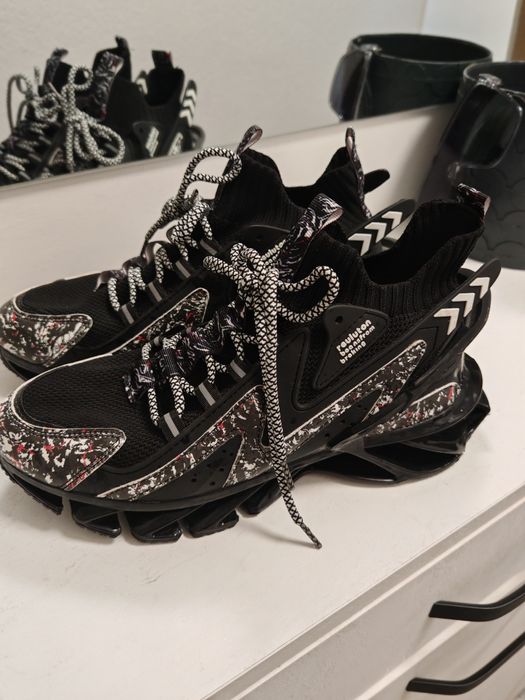 Маратонки унисекс модел