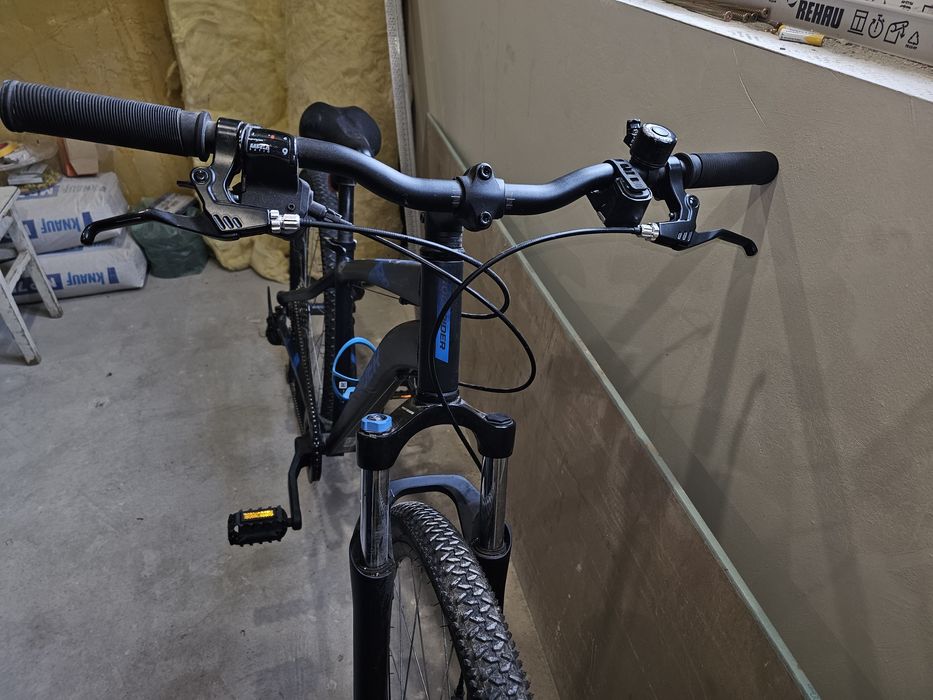 Vând bicicleta ST120