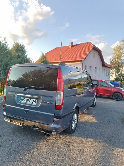 Vând Mercedes viano