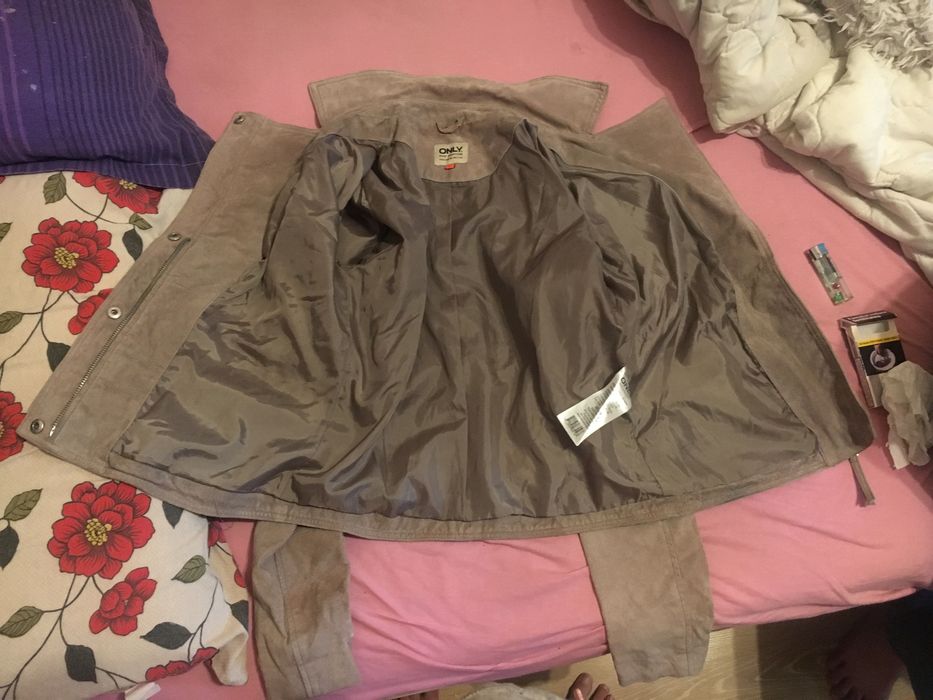 Geaca de piele întoarsă only