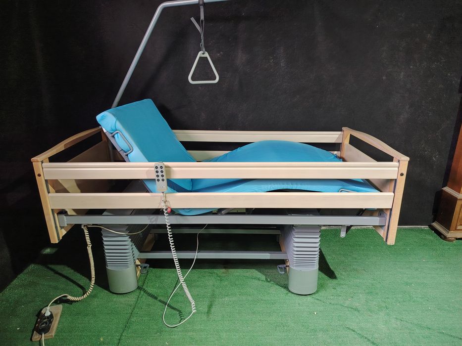 Електрическо болнично легло