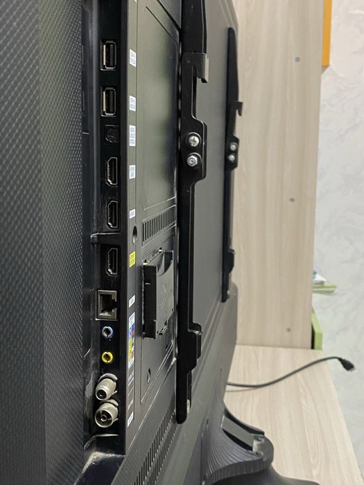 Samsung телевизор UE5KU6000