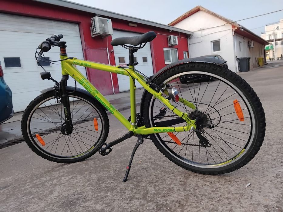 Vând bicicleta din aluminiu