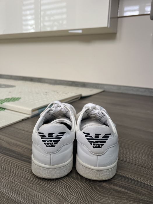 Emporio Armani бели кецове