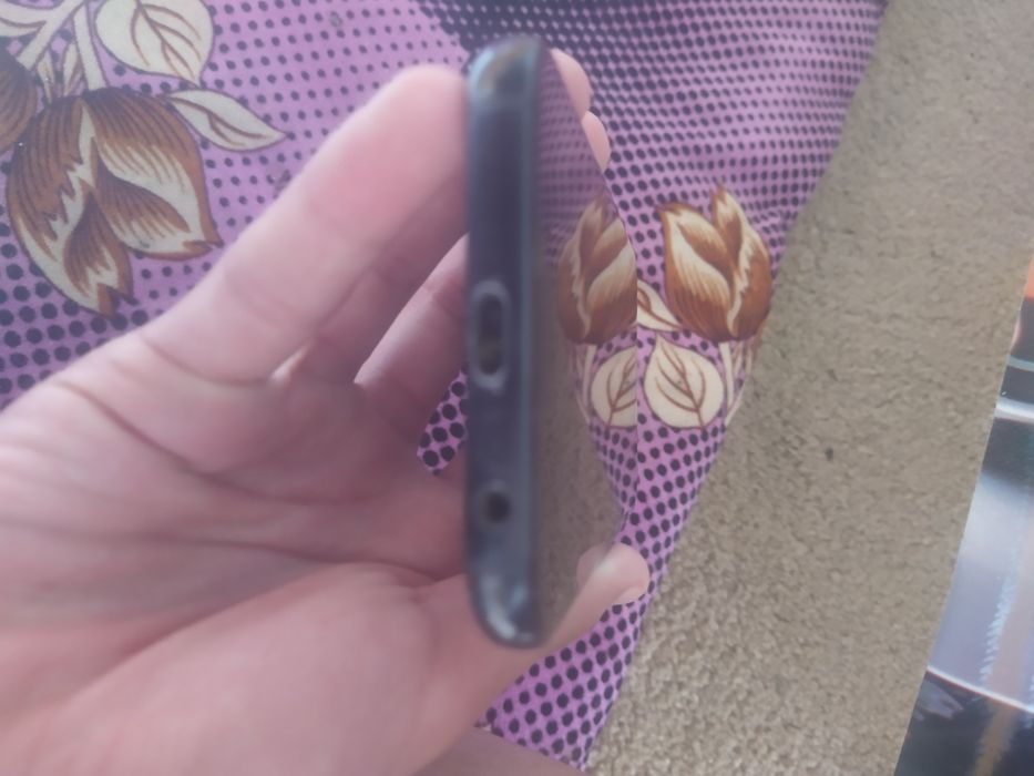 samsung A5 hech qayeri sinmagan ekrani kuygan almashtirsa ishlaydi