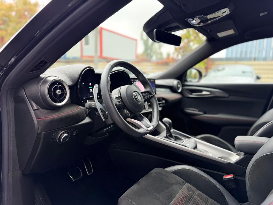 Alfa Romeo Tonale 2023 benzină, 25.223 € — imagine 2