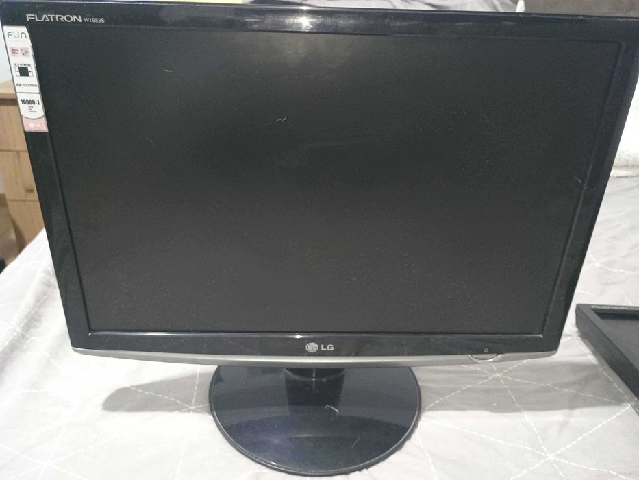 Monitoare LG 60hz 150 lei buc sau 250 lei ambele negociabil