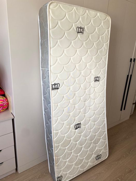 Кровать размер 1.80 на 80