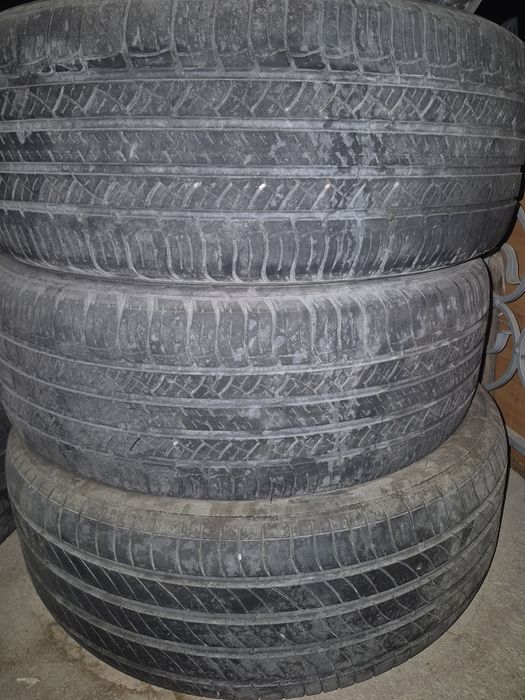 Продам шины 19' размера