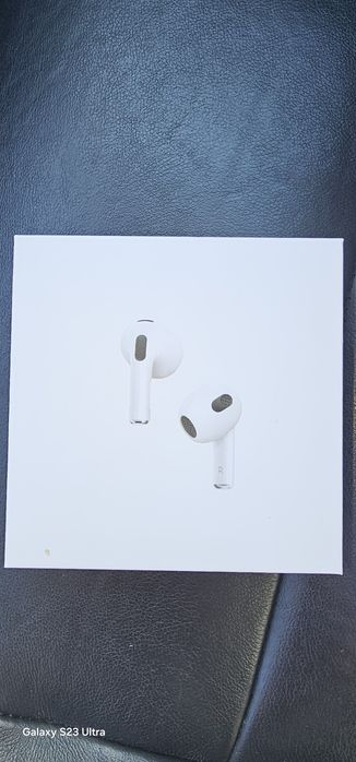 Продам Apple наушники AirPods