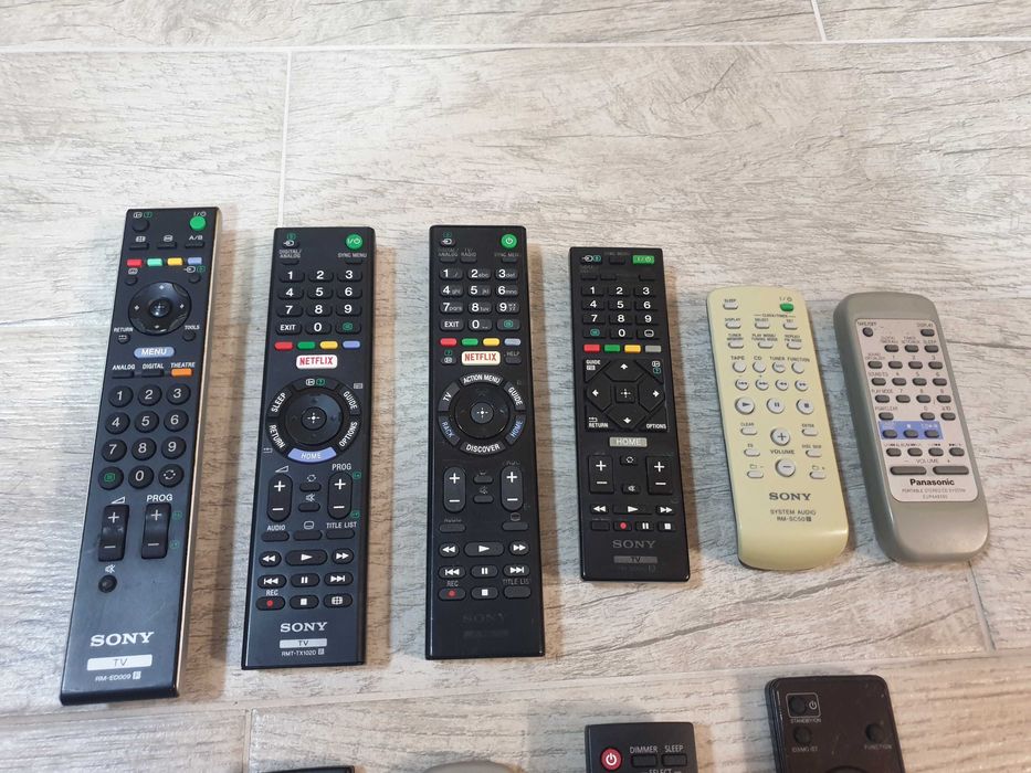 Periferice Telecomanda televizor Sony sistem audio Panasonic JVC