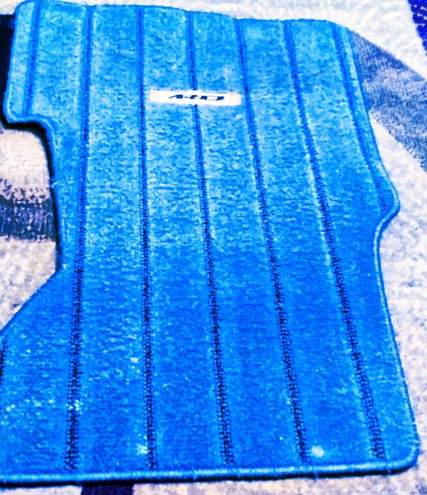 Срочно Три Коврика на Хонду Црв