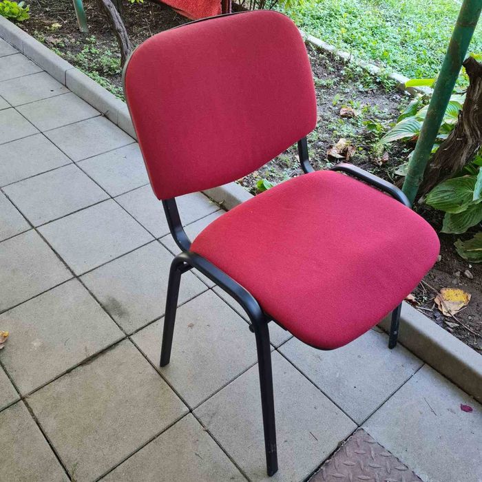 Офис стол посетителски