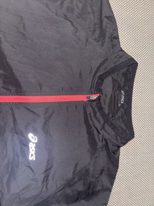 Дамски ветровки Nike и Asics