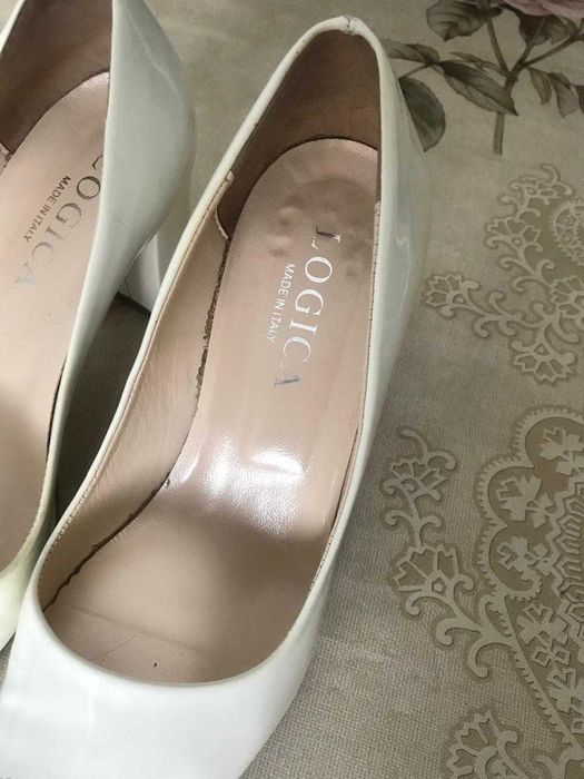 сапоги оригинальные, босоножки белые