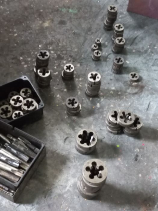 Сверло, метчик, плашка и т.п  в ассортименте