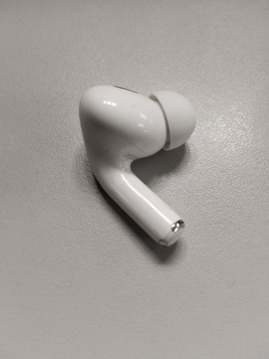 Айрподс про 2, на левое ухо