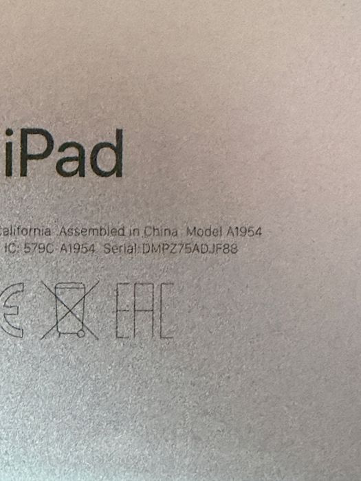 Apple ipad gen 6th - model A1954-complet pentru piese ,display perfect