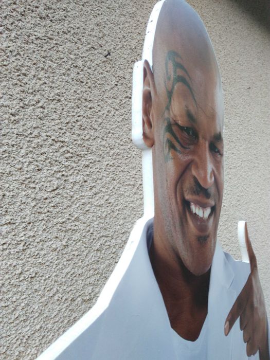 Фигура в цял ръст на Майк Тайсън, рекламна, двустранна