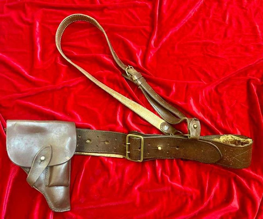 Uniforma militară Subofițer Tancuri cu Centura diagonală și Cizme