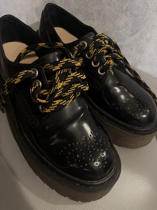 дерби на платформе/мартинсы Pull&bear