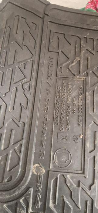 Полики на хайлюкс 2021