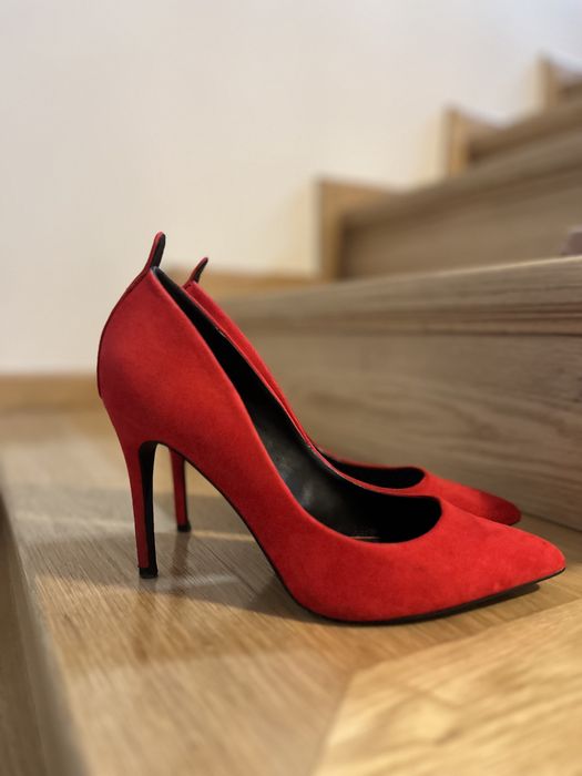 Pantofi rosii Bershka