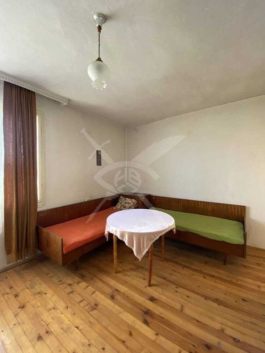 Двуетажна къща в Айтос 74339