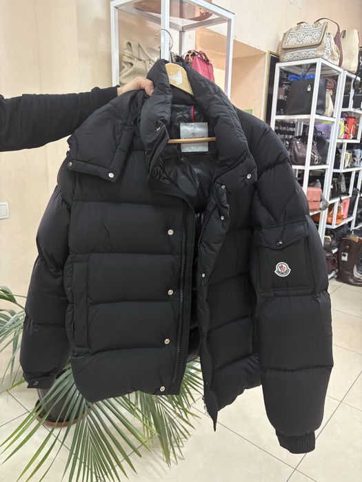 Срочно продам куртку Moncler