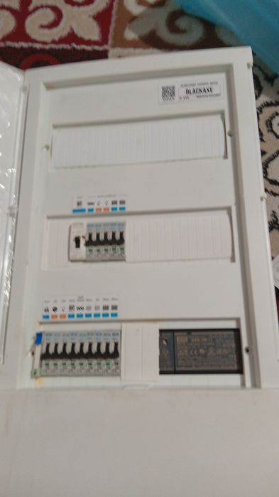 Продам электрический щит и автоматы