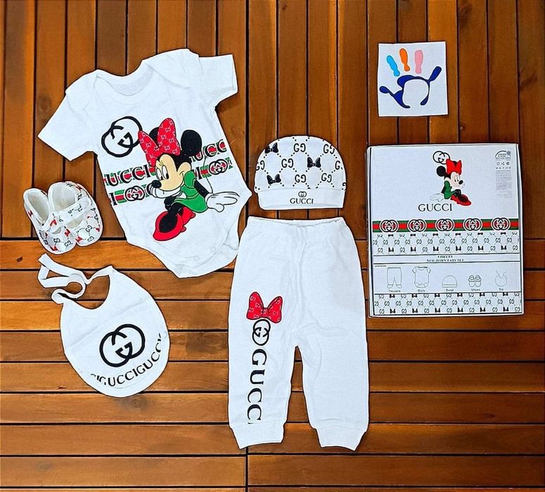 Бебешки Памучни Комплекти
0-3 месеца 5 части - 26€
0-3 мес 7 части -