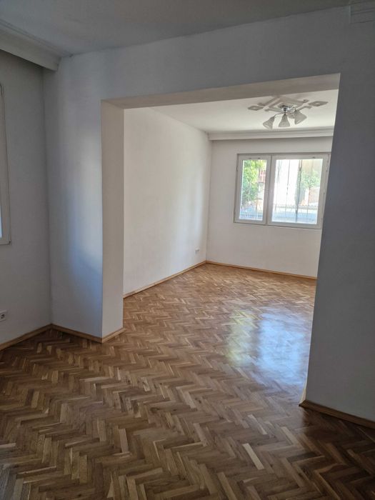 Дава се под наем Офис в Пловдив, Старият град - 100 кв.м за 1500 € - Снимка #2